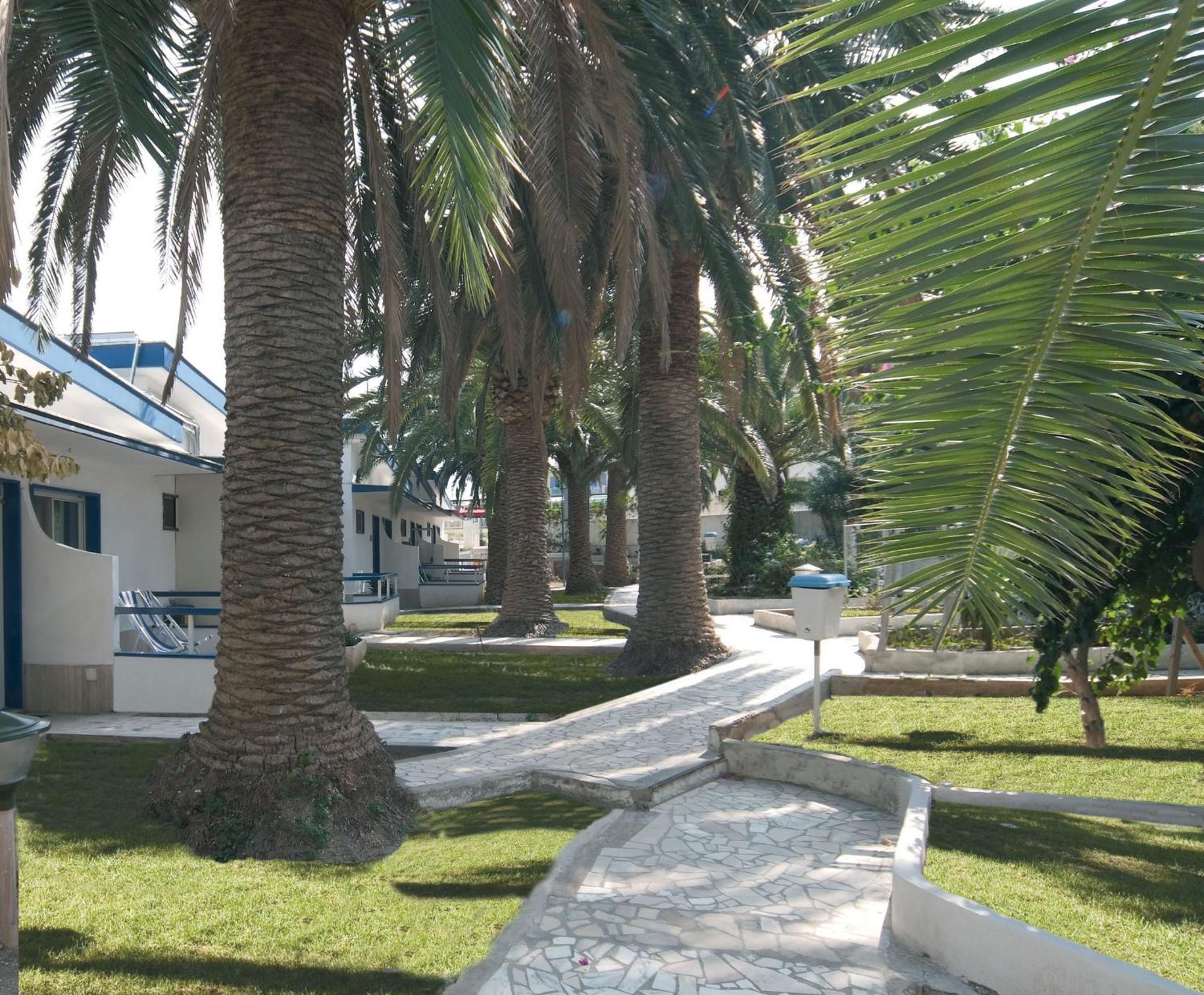 Hotel Gabbiano Сан Домино Екстериор снимка