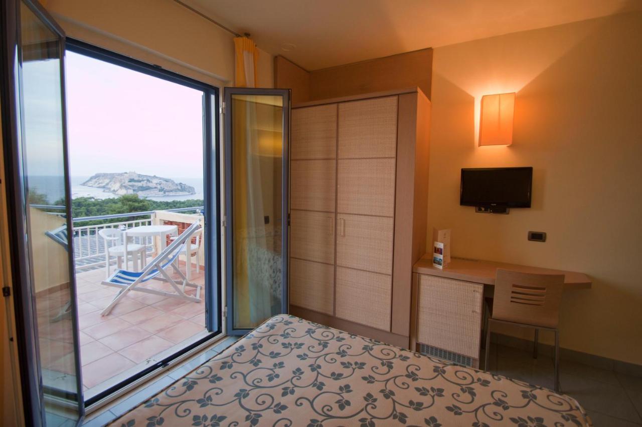 Hotel Gabbiano Сан Домино Екстериор снимка