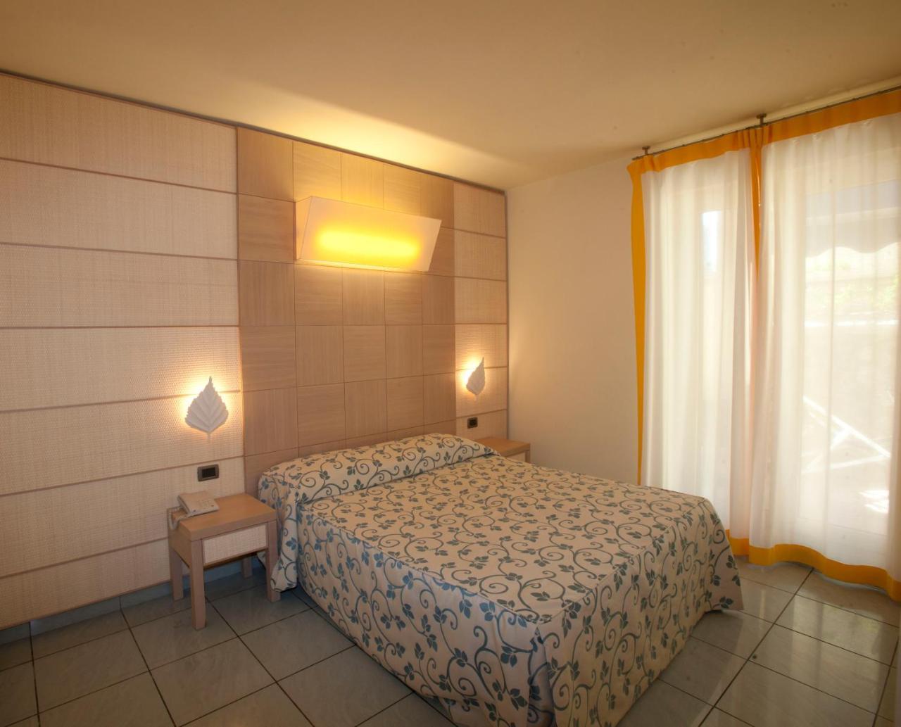 Hotel Gabbiano Сан Домино Стая снимка